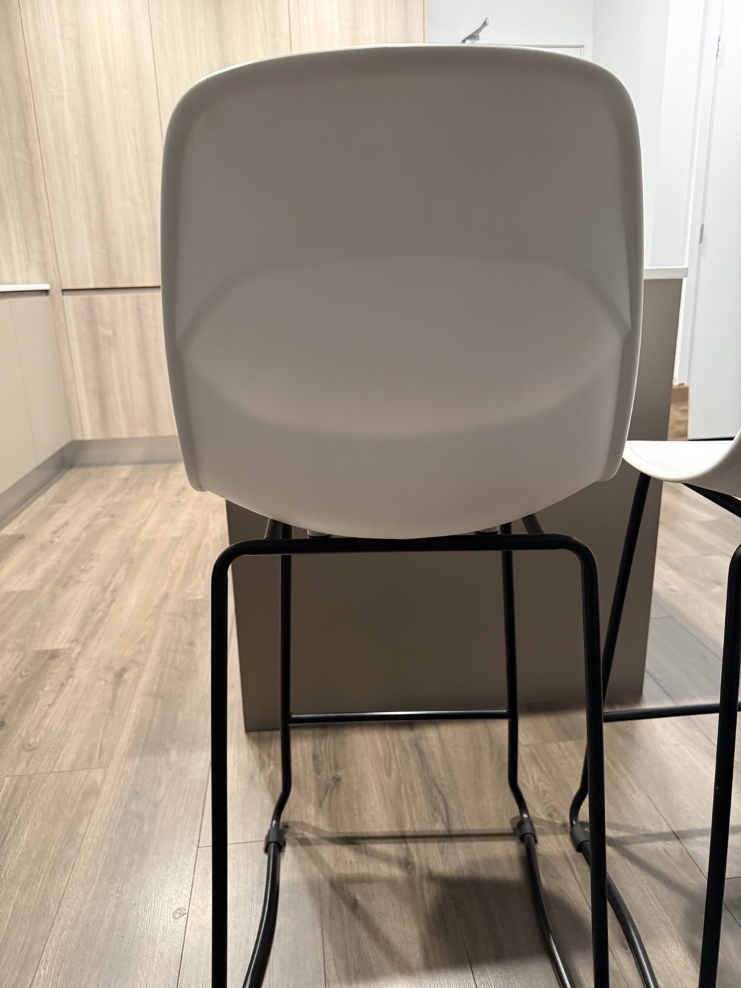 Set of 2 White Kitchen Counter Stools - photo 5