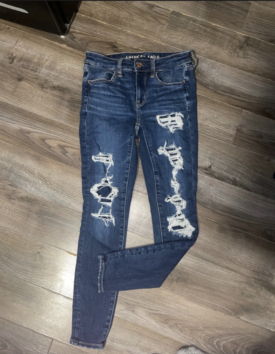 American Eagle Distressed Jeans