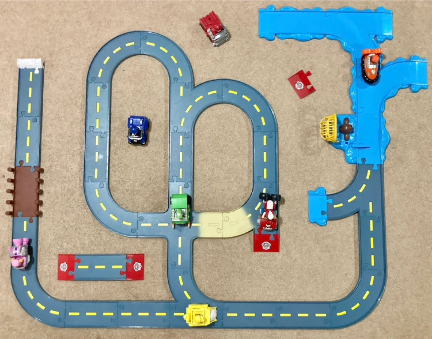 Huge lot of Paw Patrol city tracks and vehicles image indicator(2)