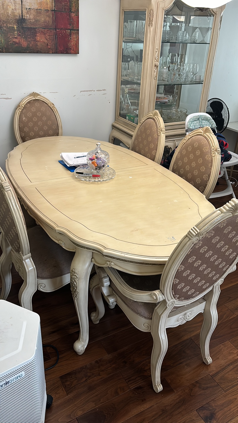 Dining Set with Hutch
