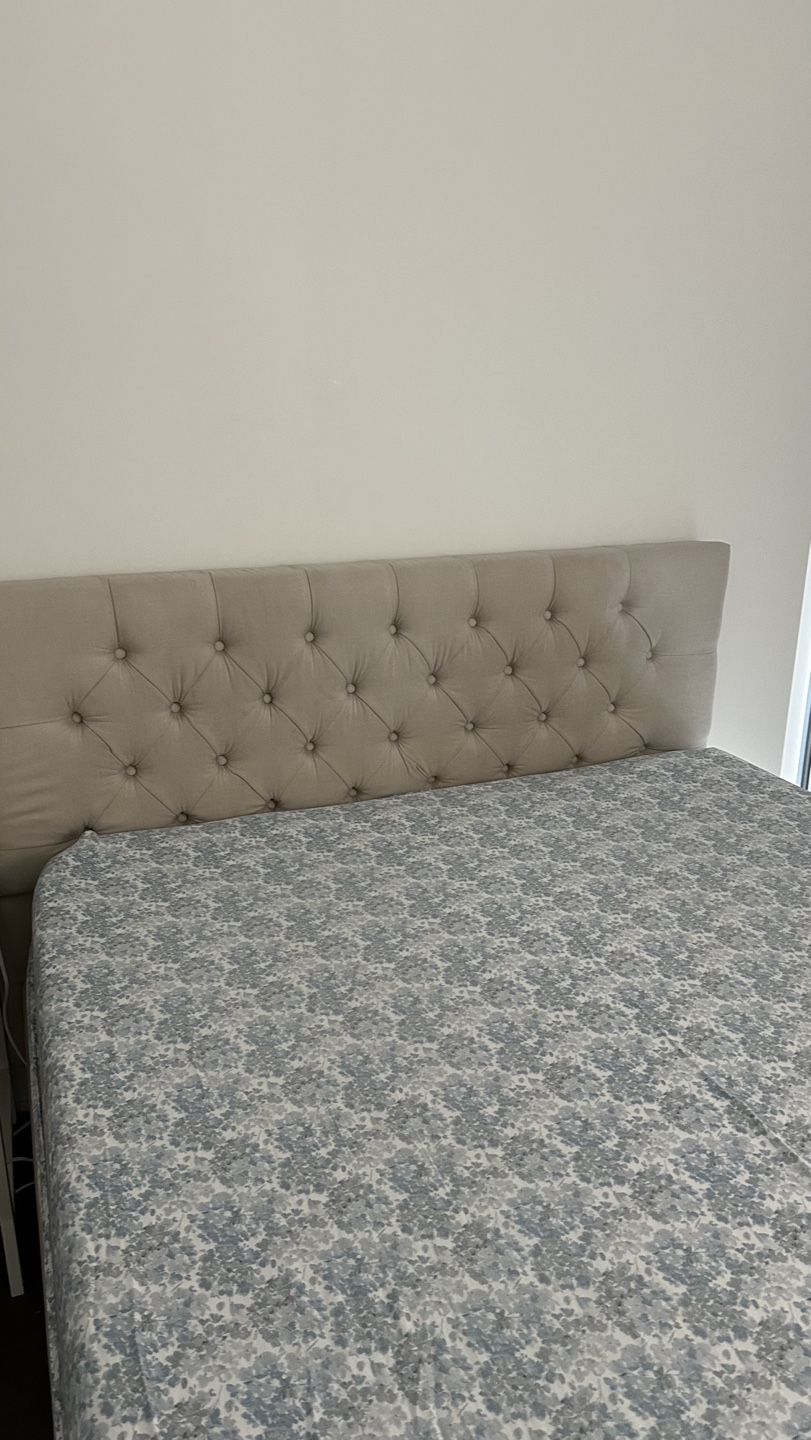 Queen bed frame with headboard Pickup only today!!! - photo 3