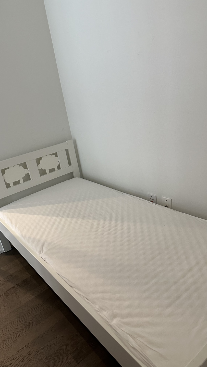 IKEA kids bed frame Pickup Today!!! - photo 4