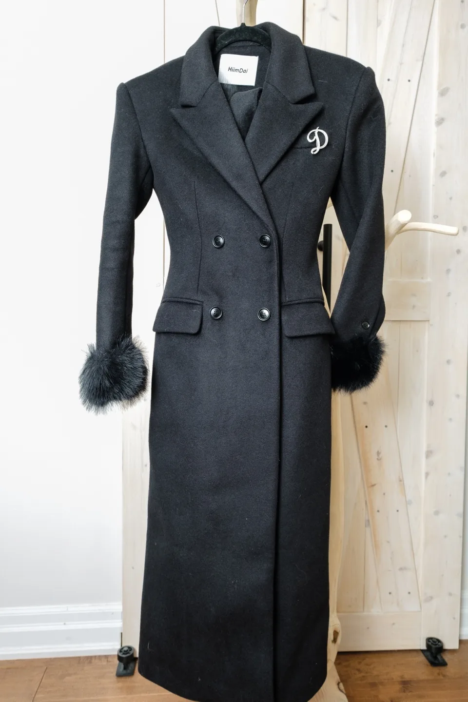 Elegant Black Long Coat with Fur Cuffs thumbnail