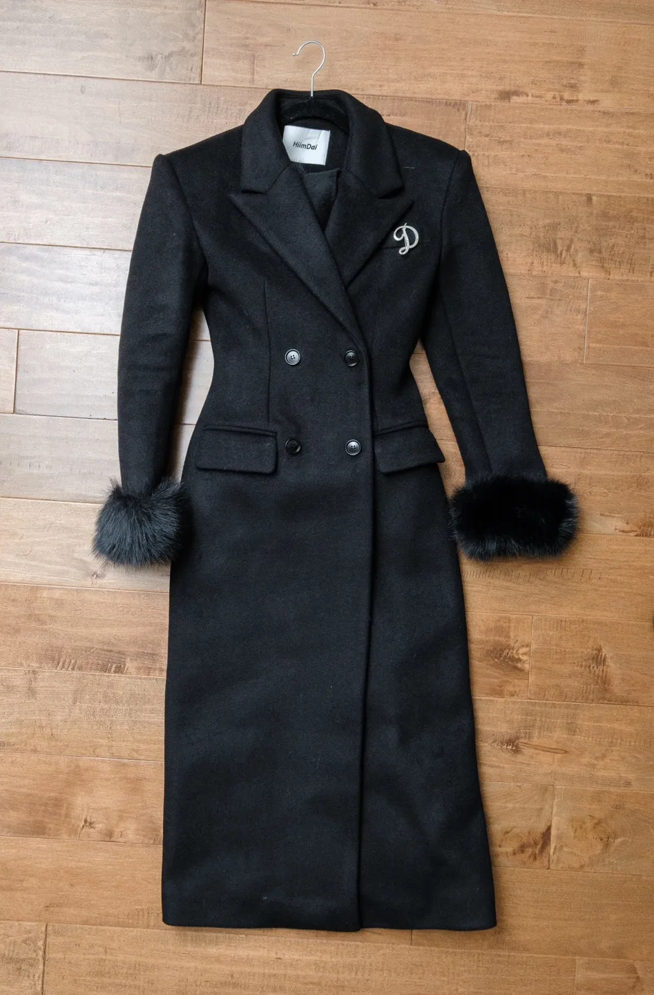 Elegant Black Long Coat with Fur Cuffs image indicator(3)
