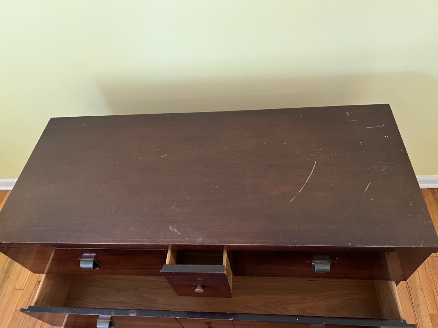 Antique solid wood dresser - photo 3