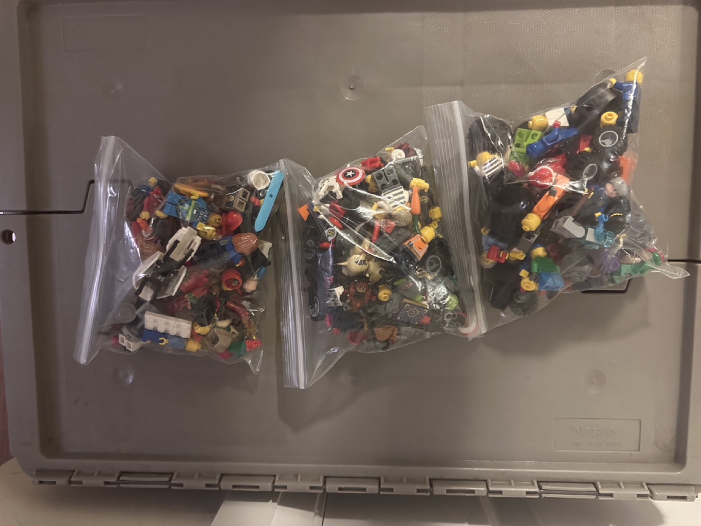 40LBs lego pieces + 3 bags of mini figures - photo 4