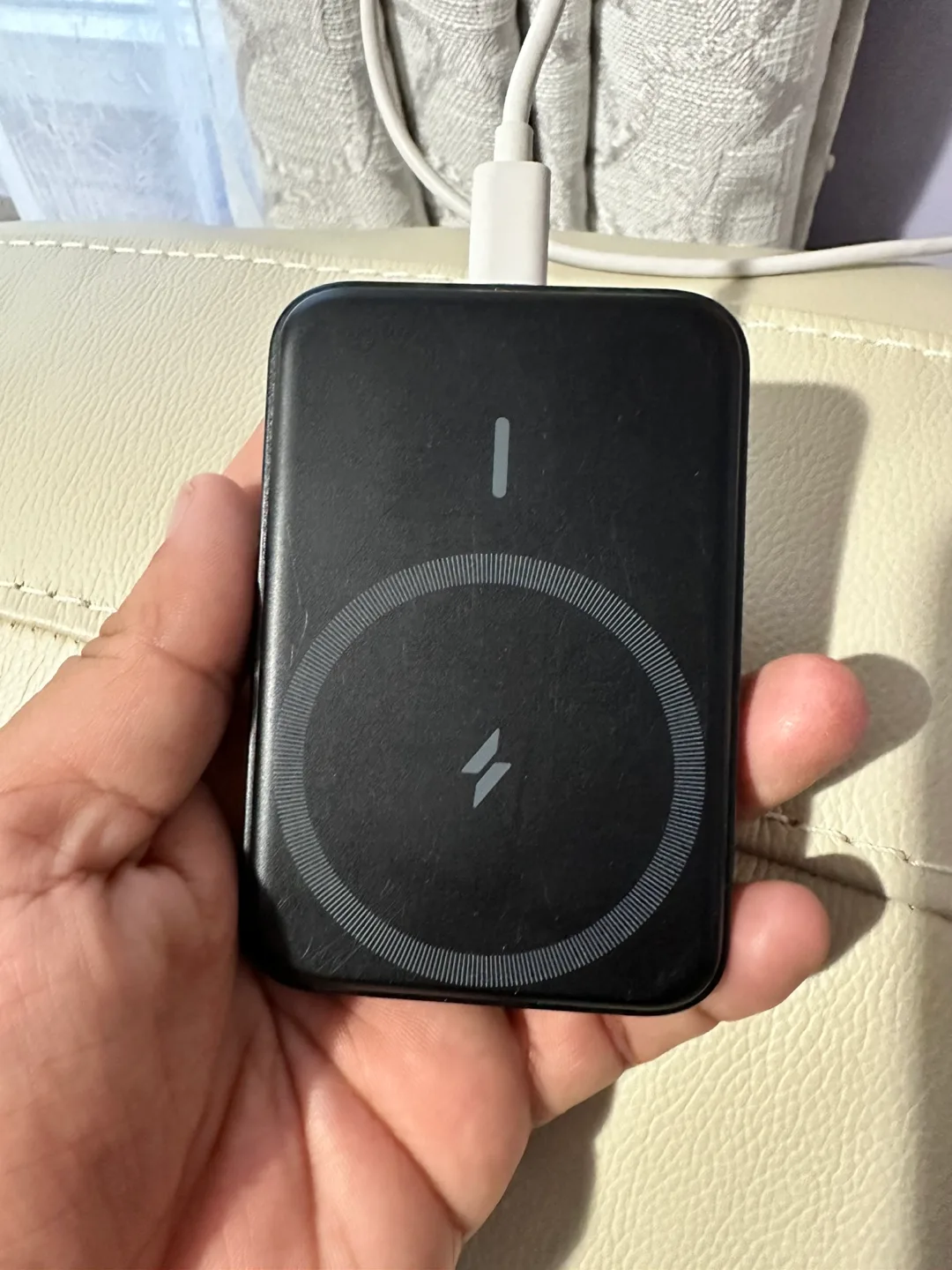 Anker MagSafe Portable Power Bank image indicator(2)