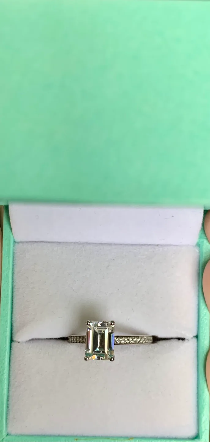 Emerald Cut Ring image indicator(2)