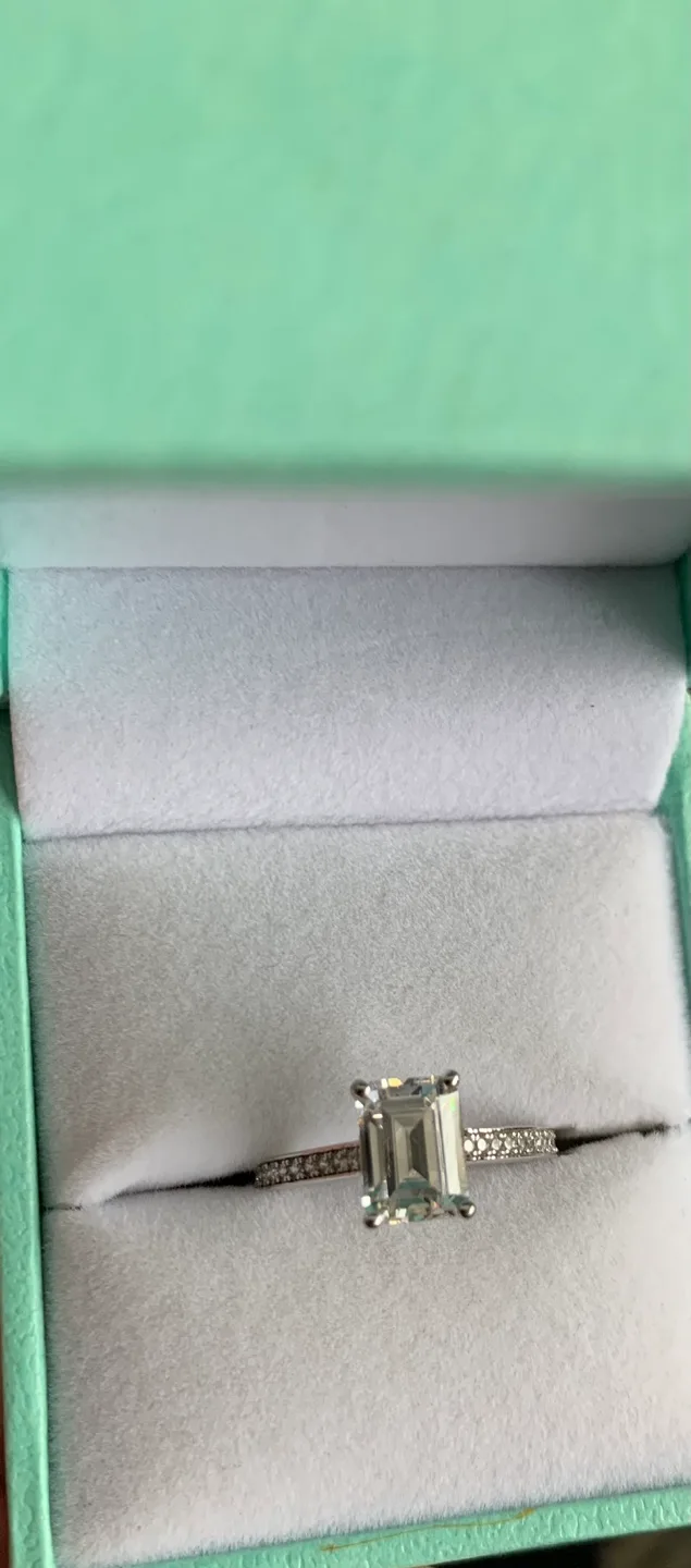 Emerald Cut Ring image indicator(3)