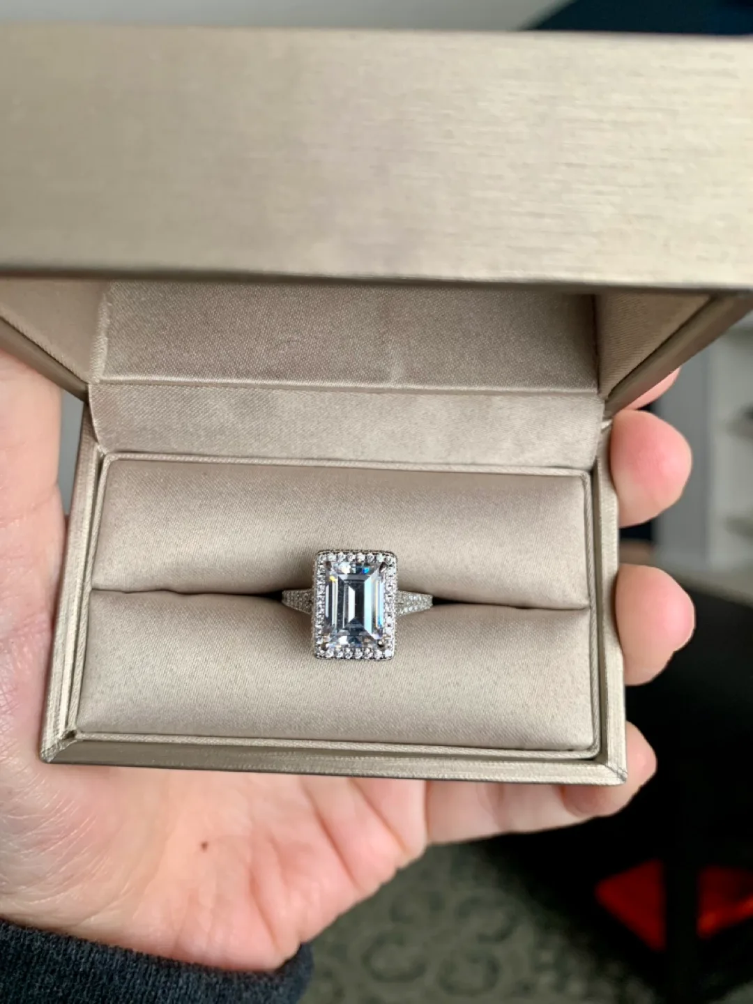 Emerald Cut Ring image indicator(5)