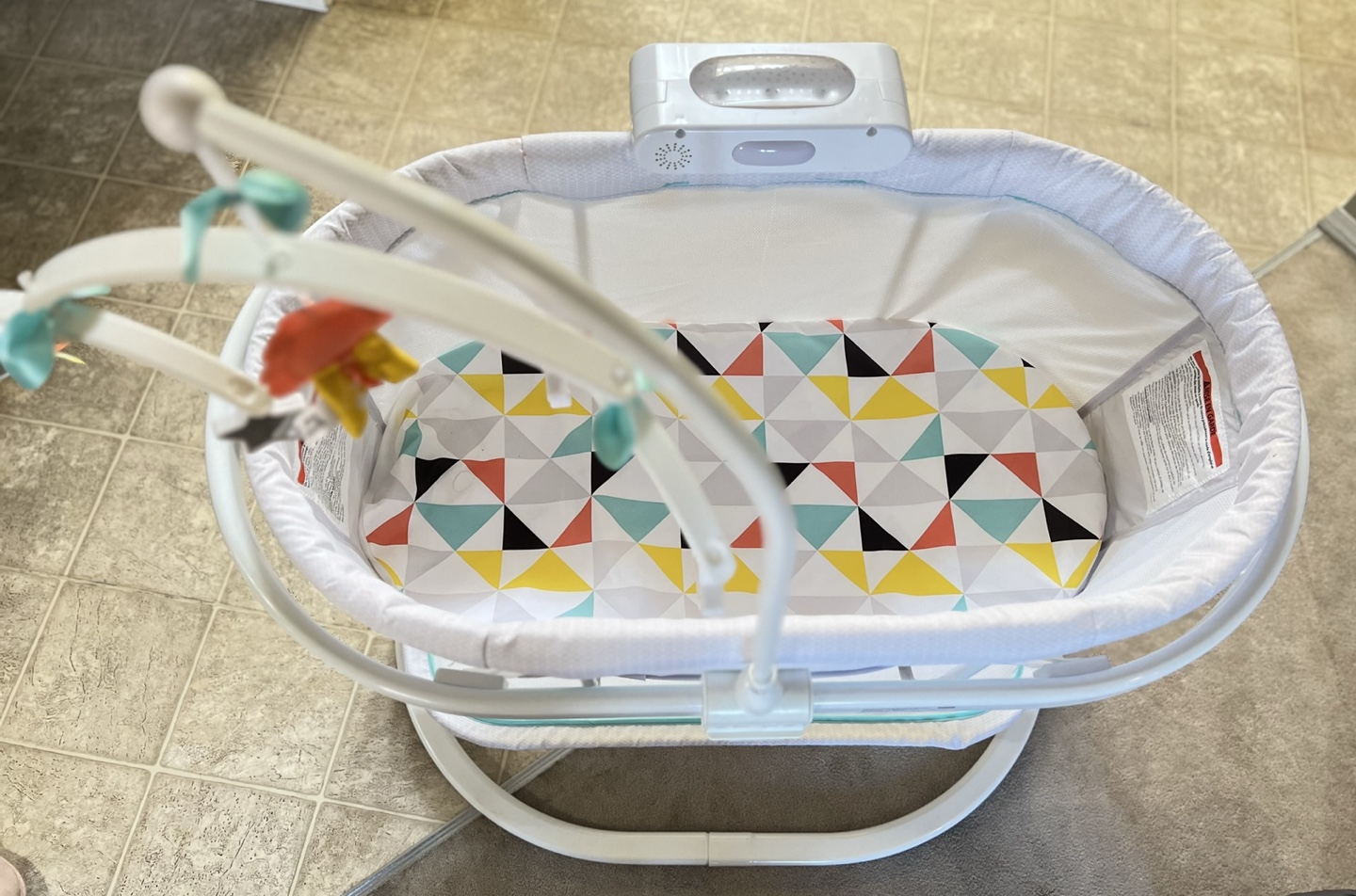 Baby Bassinet with lights n sounds - photo 2
