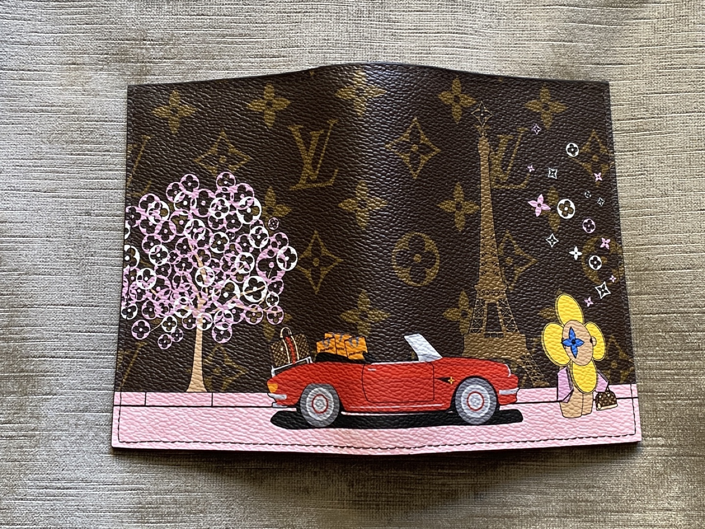 LOUIS VUITTON PASSPORT COVER - photo 4