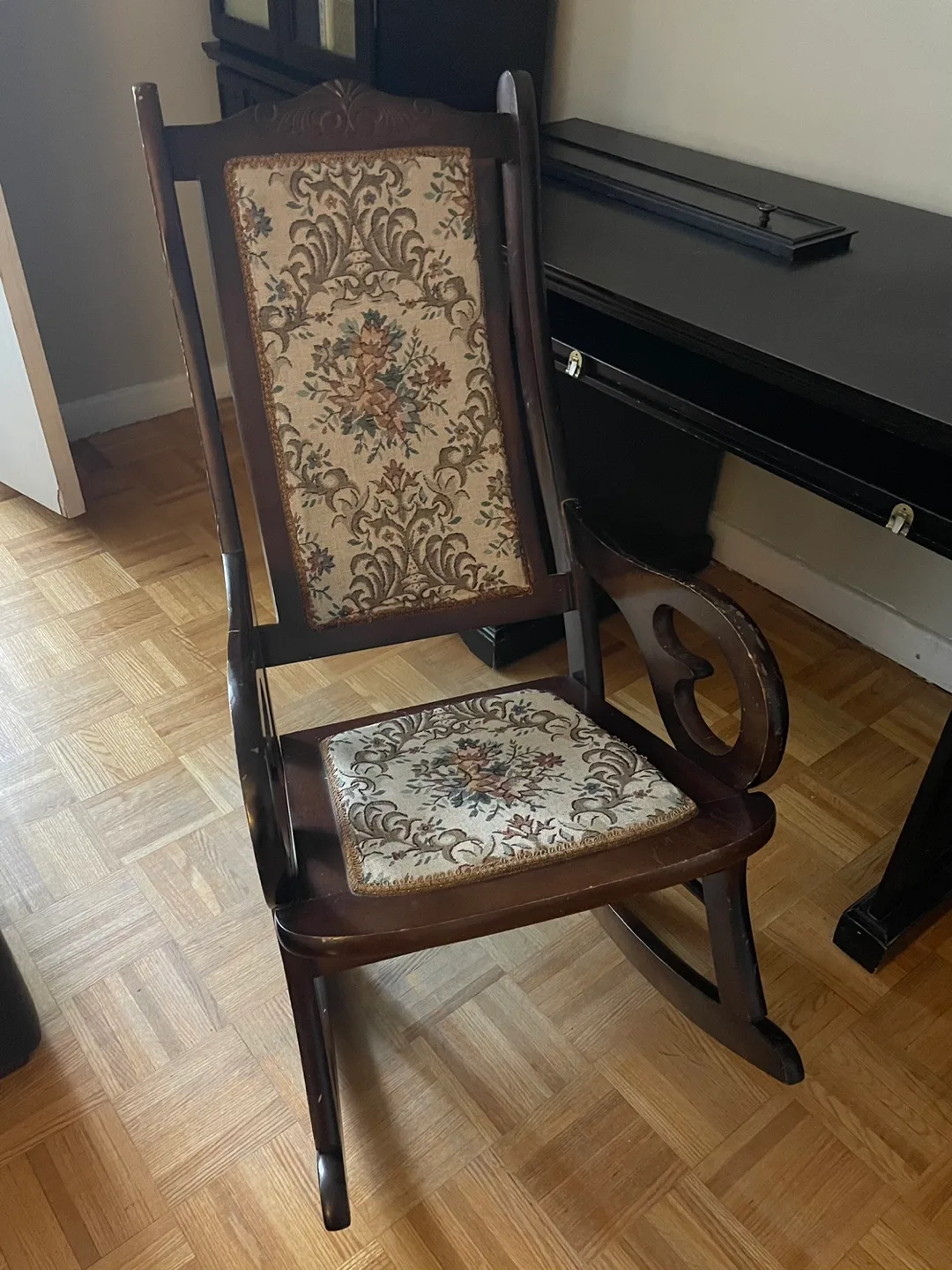 Antique Rocking Chair image indicator(2)