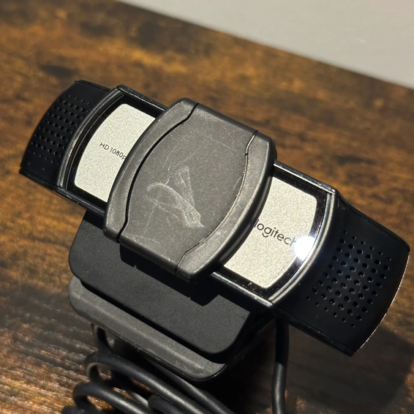 #Logitech HD 1080p Webcam image indicator(4)