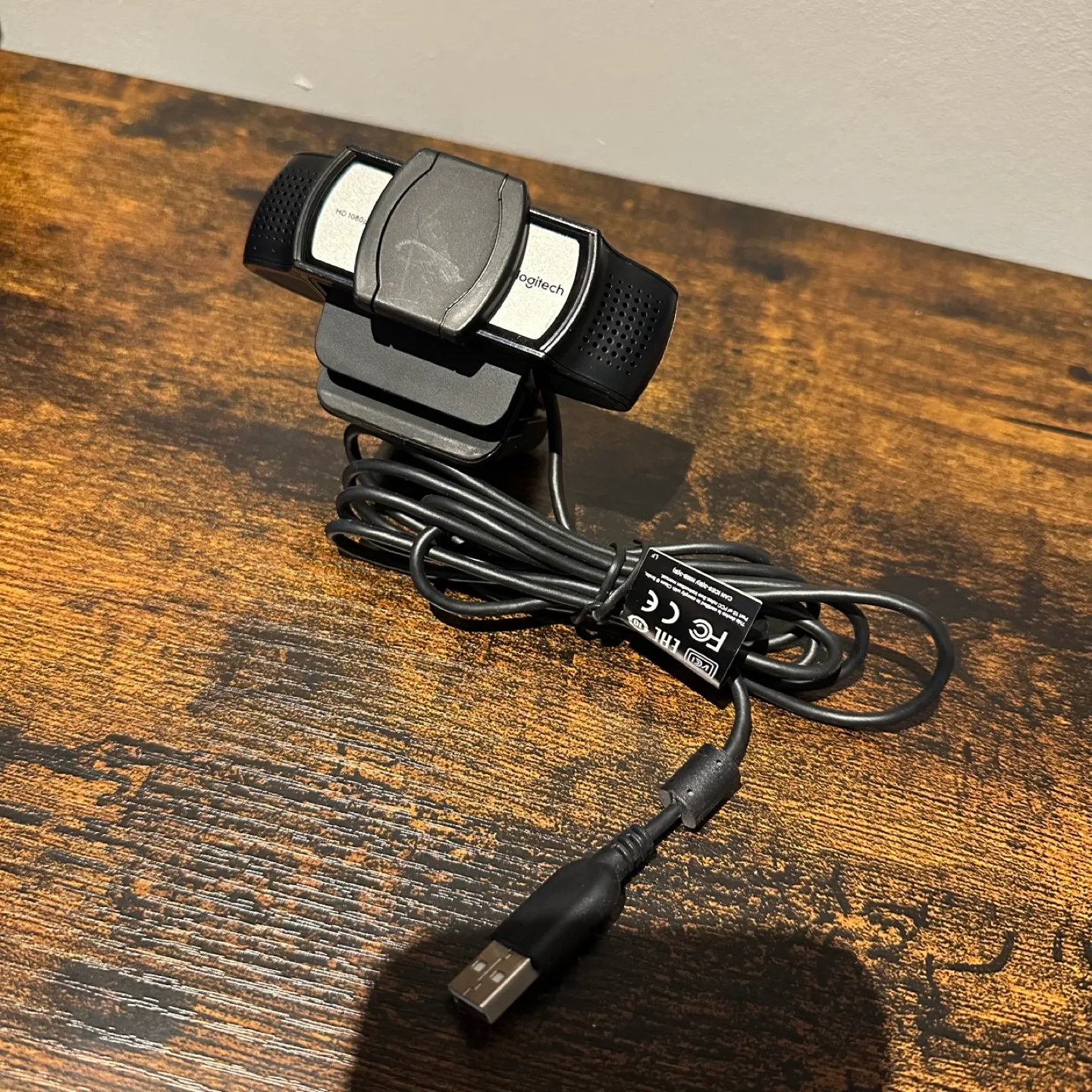 #Logitech HD 1080p Webcam image indicator(3)