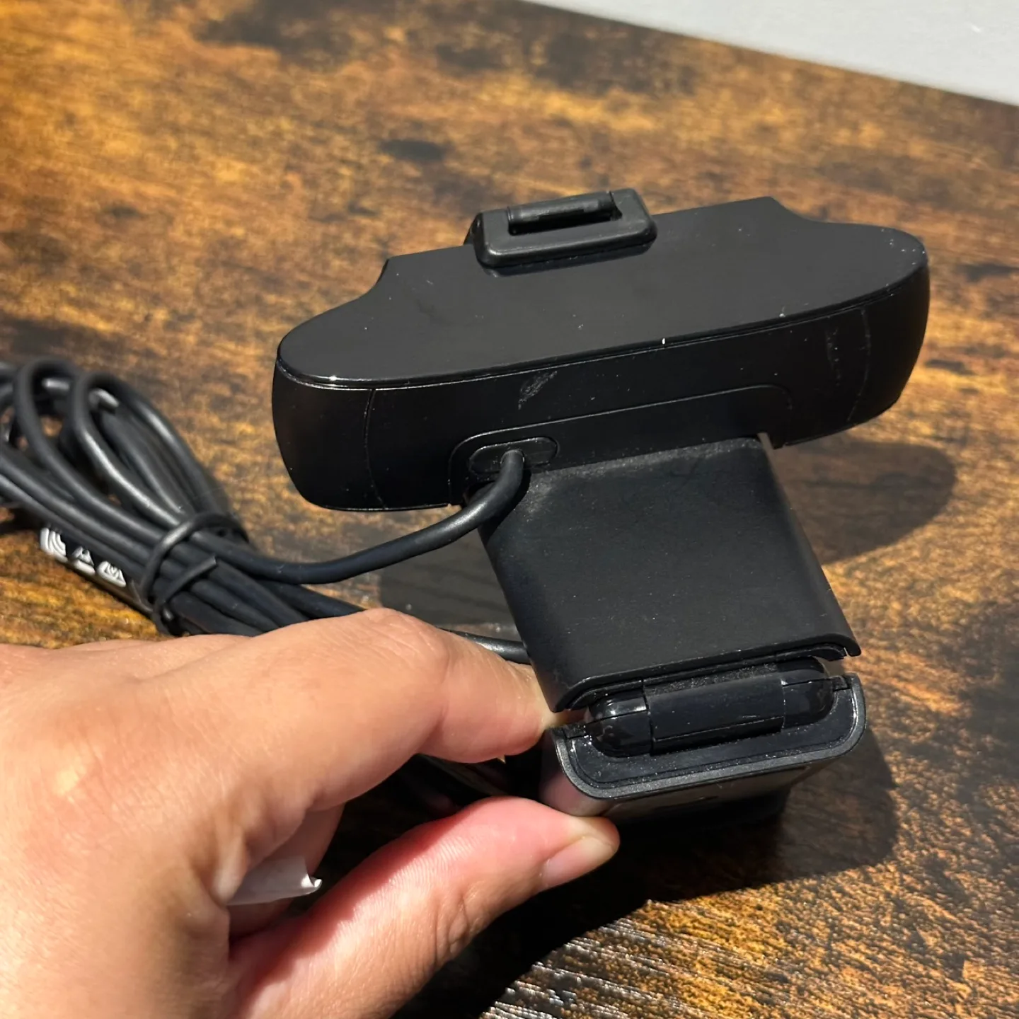 #Logitech HD 1080p Webcam image indicator(8)