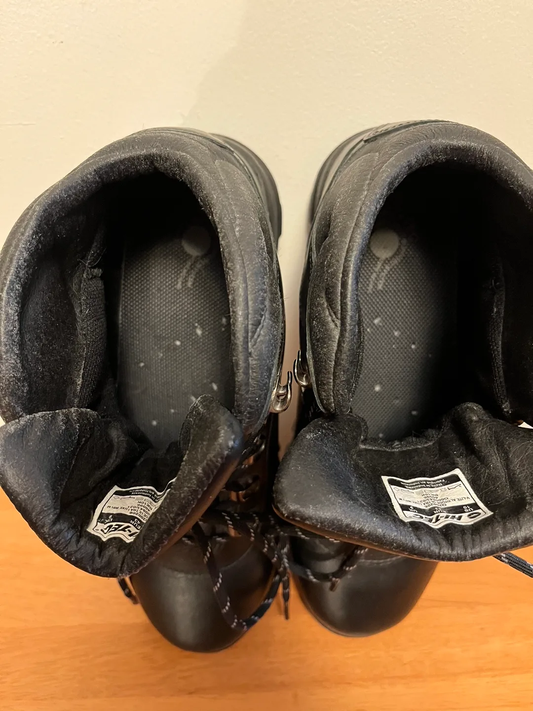 Hi-Tec Leather Waterproof Hiking Boots -10 image indicator(8)