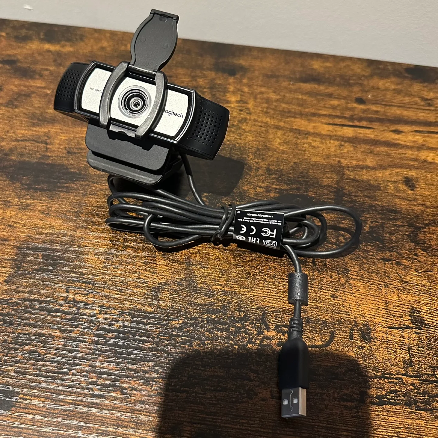 #Logitech HD 1080p Webcam image indicator(2)