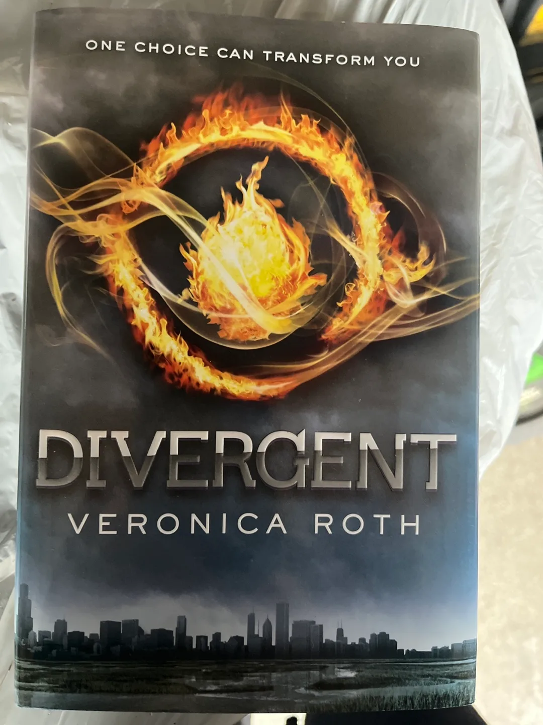 Divergent by Veronica Roth image indicator(2)