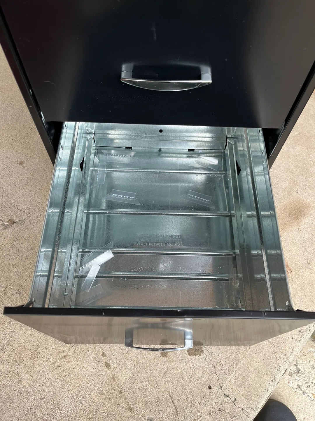 Black Metal Filing Cabinet image indicator(6)