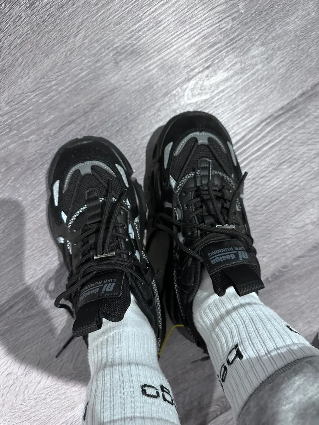 Black platform sneakers, Unisex image indicator(4)