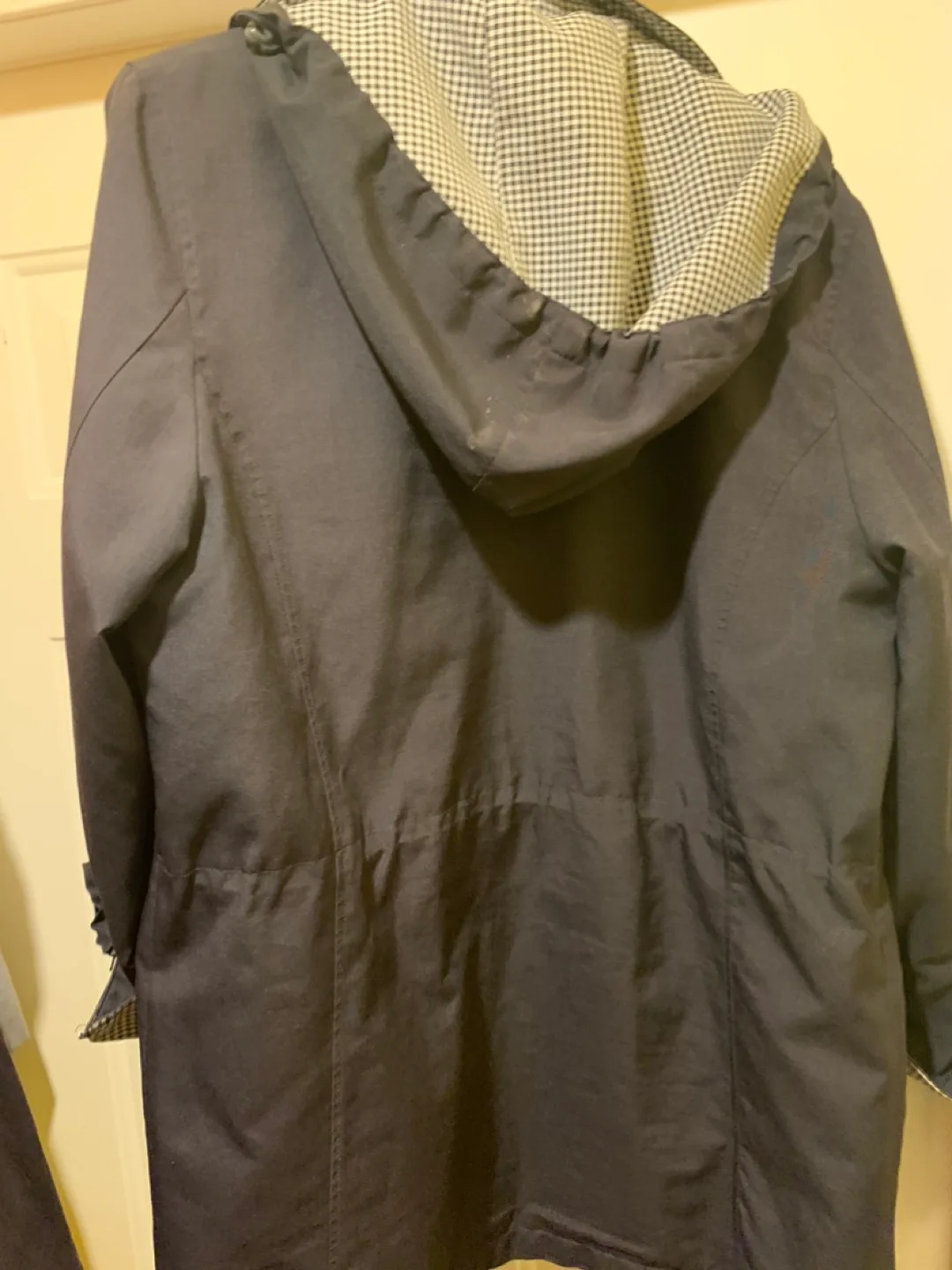 Blue raincoat with drawstring waist image indicator(4)