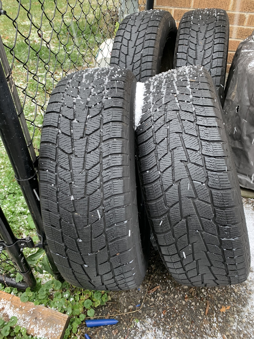 Set of 4 Winter Tires & Rims - photo 3