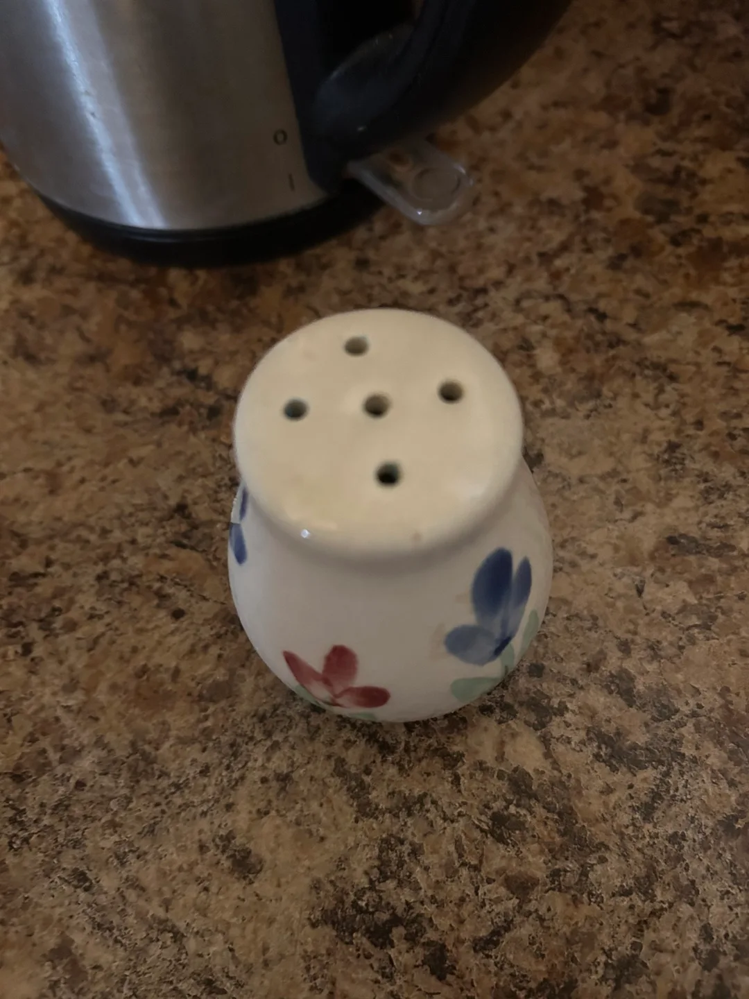 Vintage Floral Salt or Pepper Shaker #freecycle thumbnail