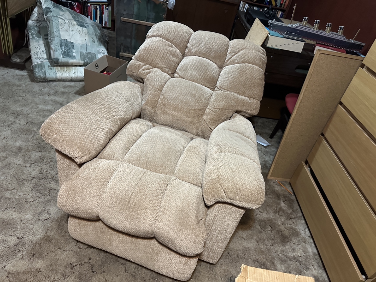LAZY BOY RECLINER - photo 3