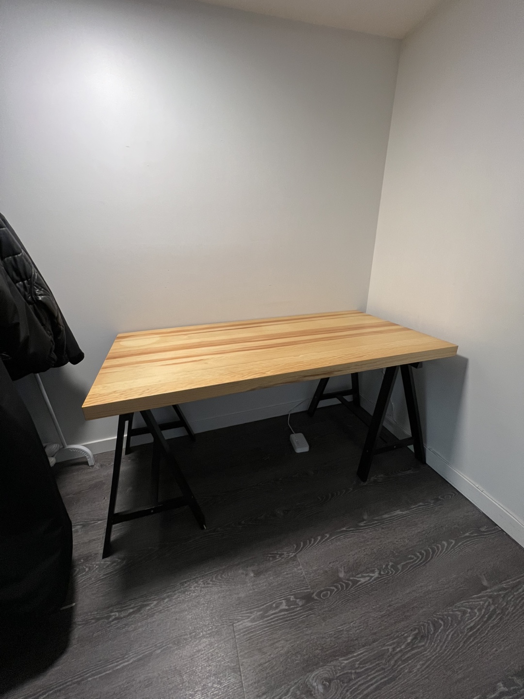 IKEA desk with office chair - photo 4
