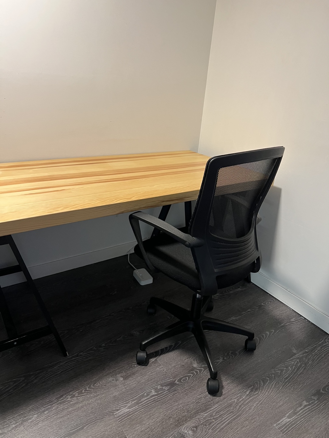 IKEA desk with office chair - photo 2