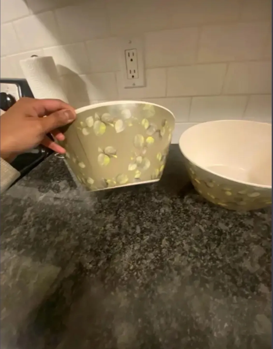 Airtight Lunch Boxes and Party Snack Bowls thumbnail