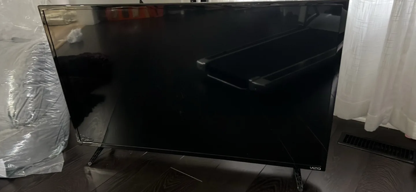 Vizio 32 inch TV thumbnail
