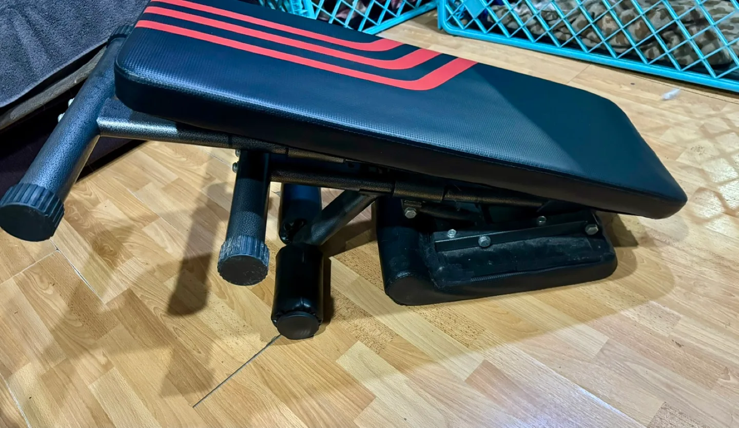 Adjustable Weight Bench image indicator(7)