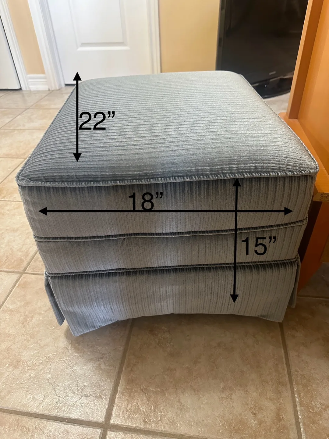 Ottoman, pillows image indicator(2)