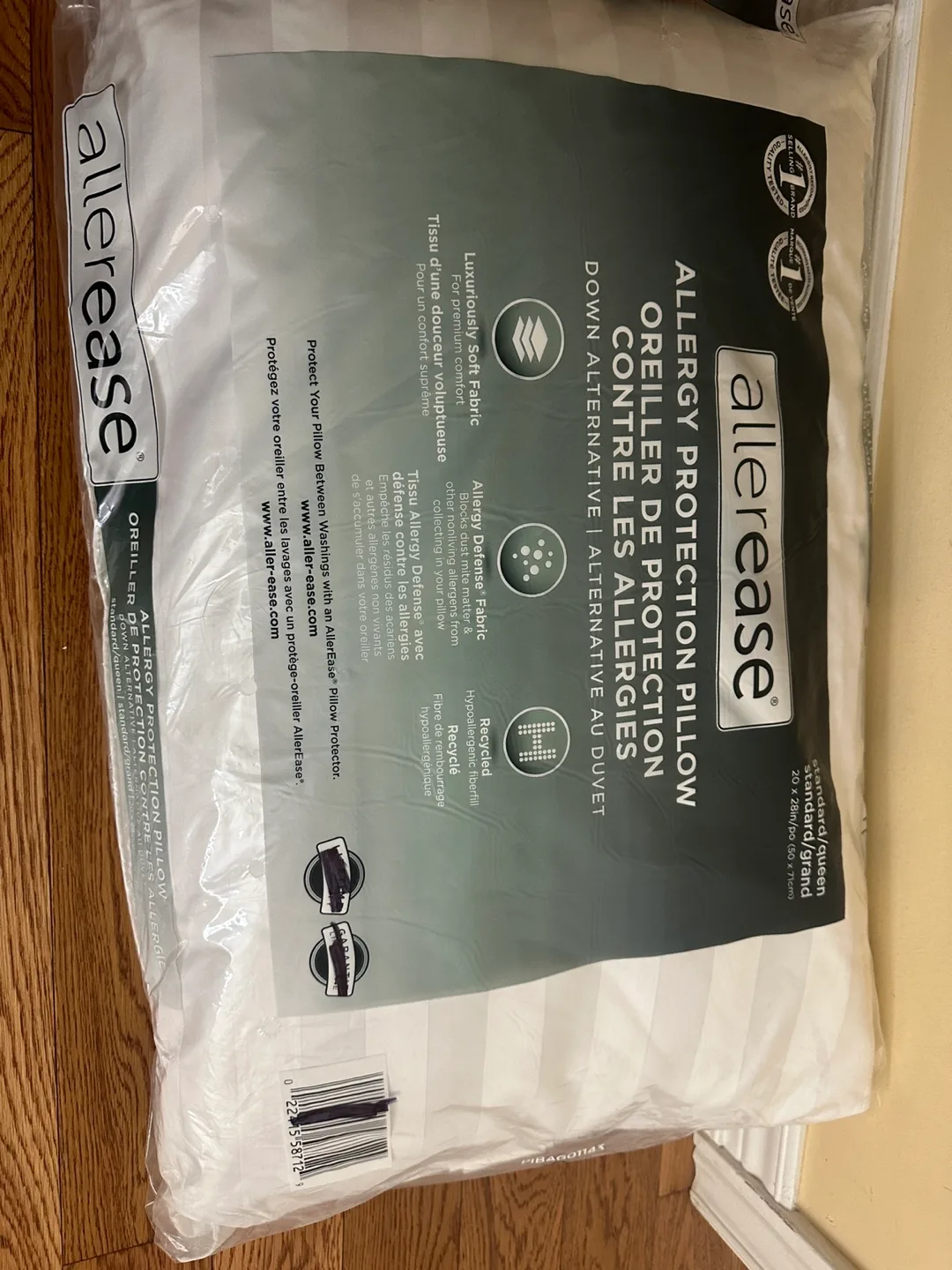 Ottoman, pillows image indicator(4)