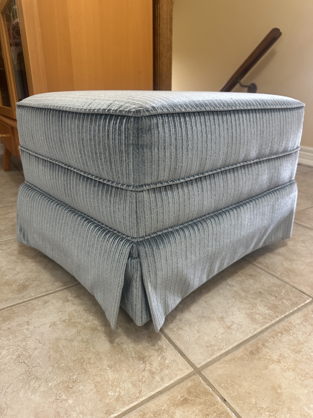 Ottoman, pillows - photo 3