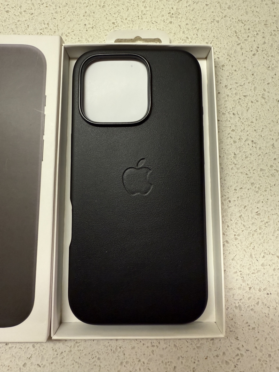 Apple iPhone 16 Pro Leather Case - photo 3
