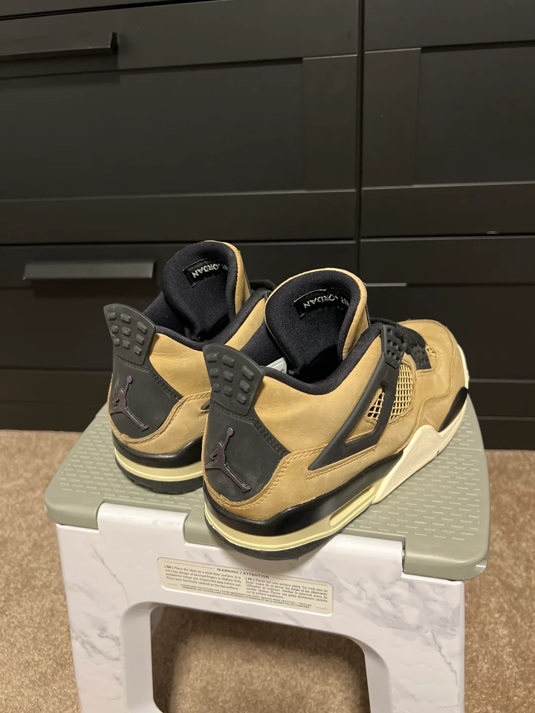 Air Jordan 4 Retro ‘Fossil’ Sneakers image indicator(2)