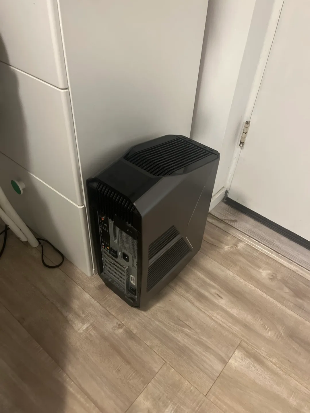 Alienware r7 pc and monitor image indicator(2)