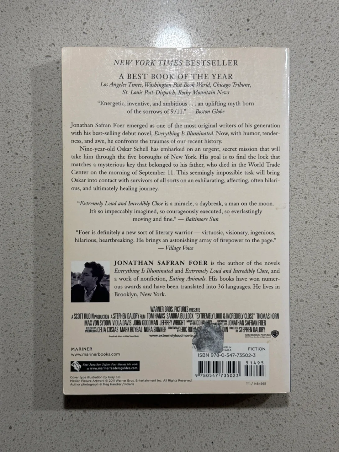 Extremely Loud & Incredibly Close Novel image indicator(2)