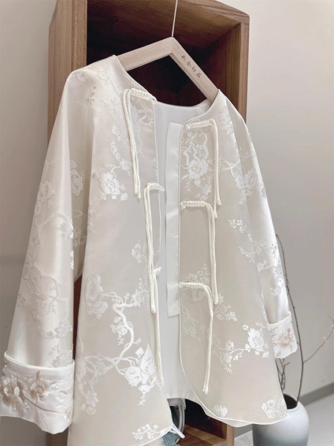 White Floral Embroidered Jacket - photo 2