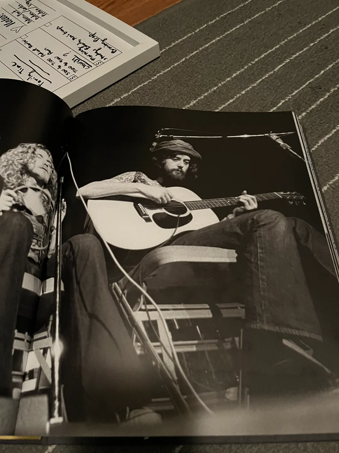 Led Zeppelin by Led Zeppelin - Hardback Book image indicator(3)