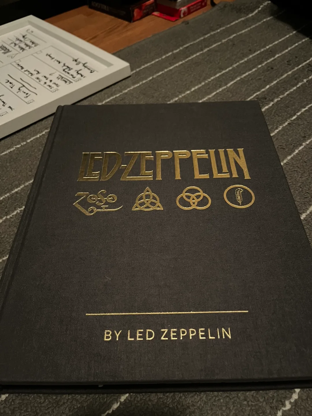 Led Zeppelin by Led Zeppelin - Hardback Book image indicator(2)
