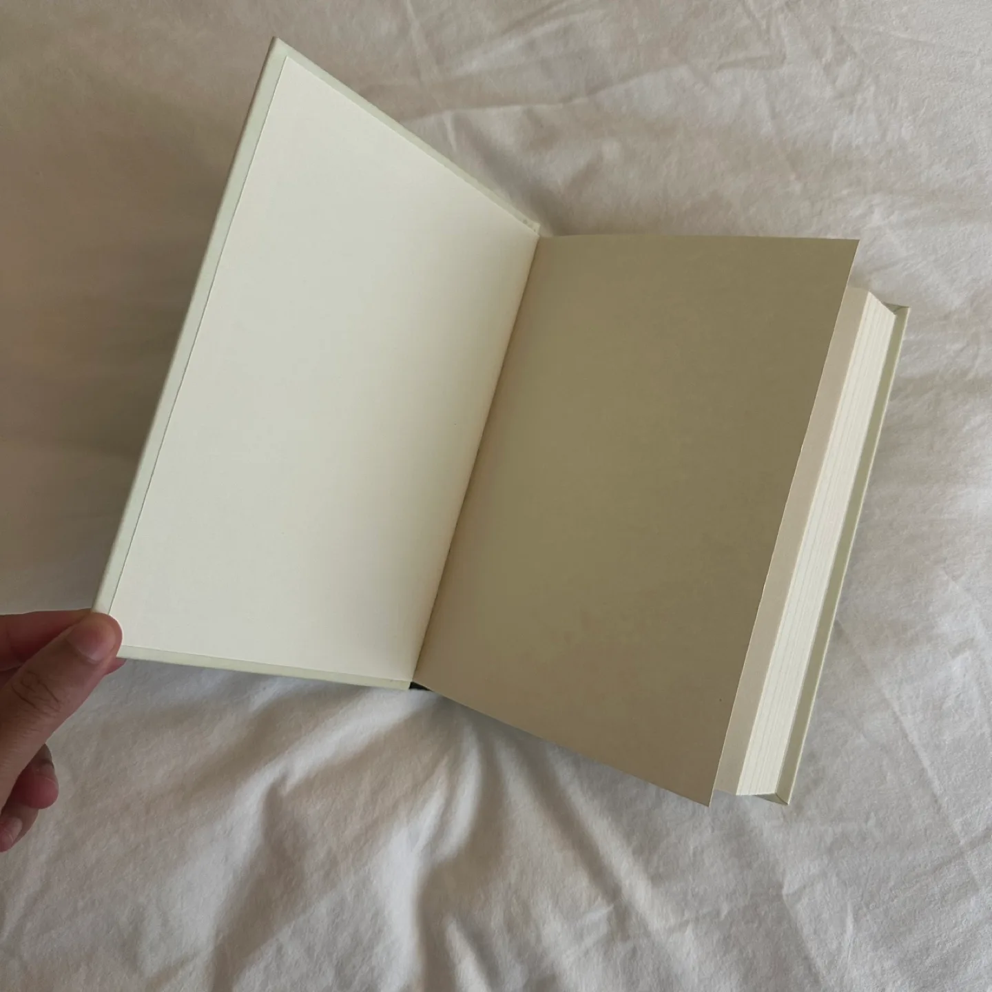 BOOK: 📕 MARIE KONDO Spark Joy | the Art of Organizing image indicator(6)