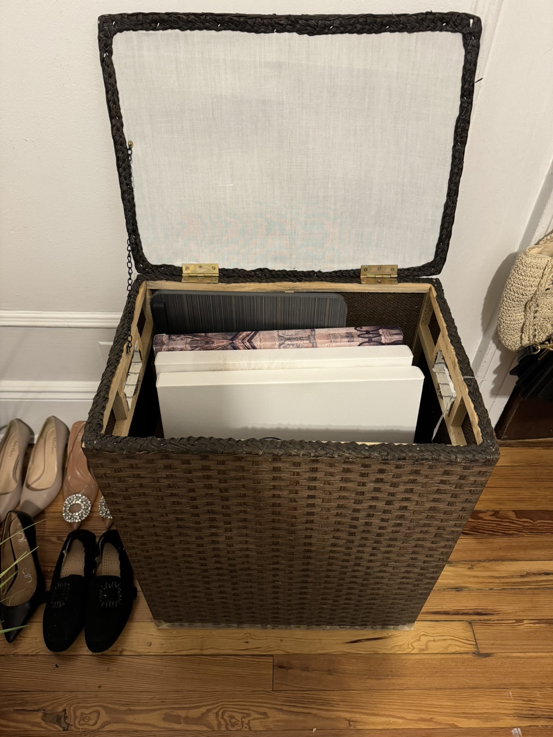 Threshold Wicker Hamper - photo 2