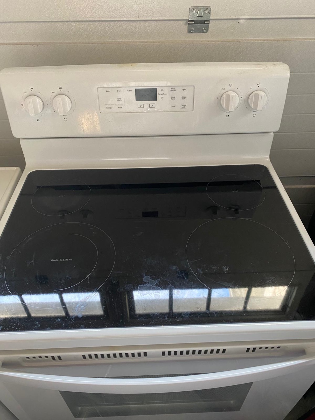 White Whirlpool Electric Stove - photo 4