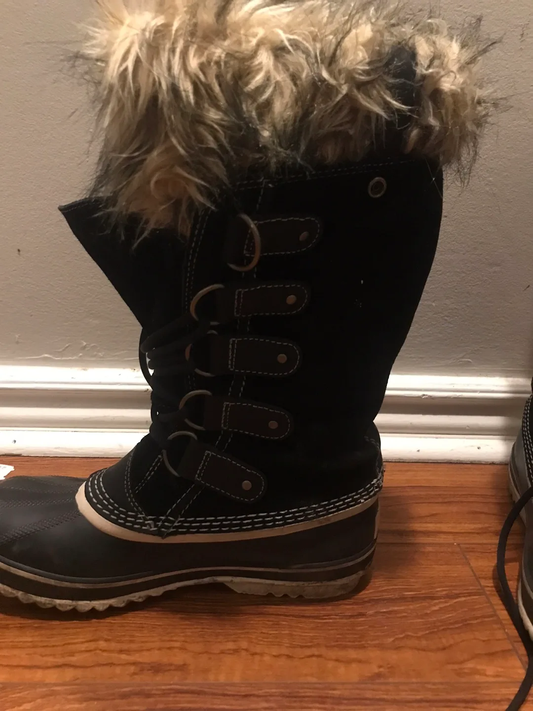 Sorel Women's Winter Boots image indicator(2)