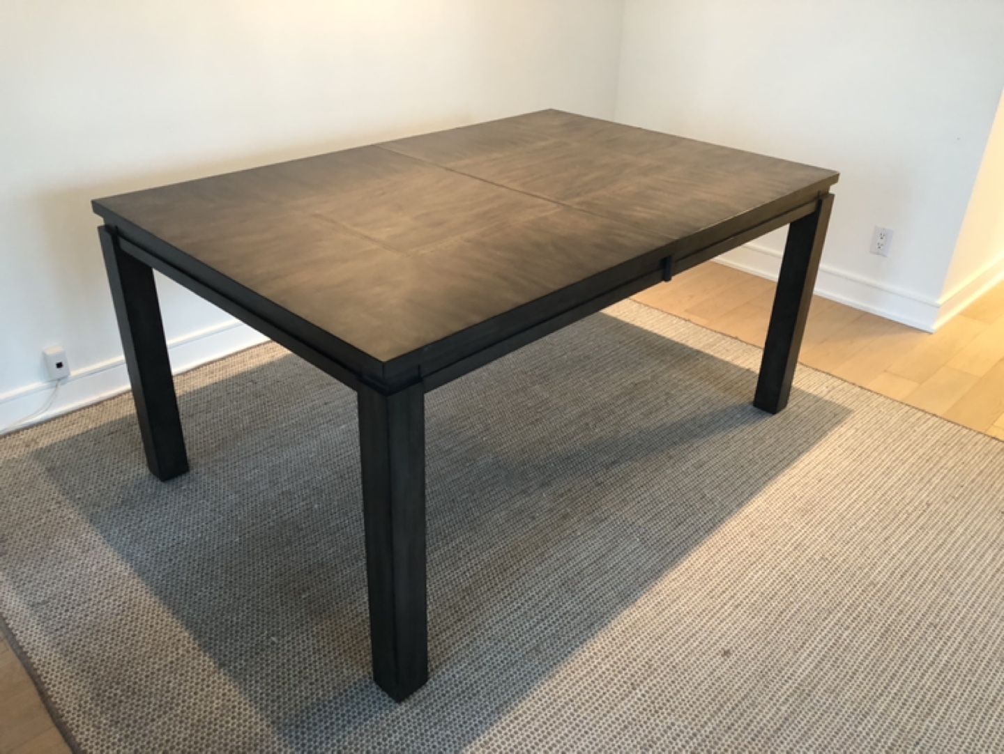 Extendable Dining Table