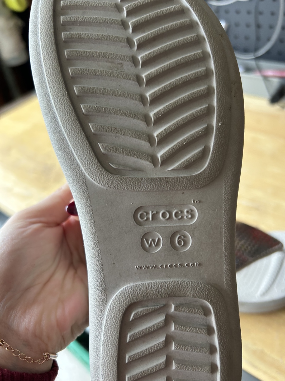 Crocs Women's Size 6 Sandals - photo 2